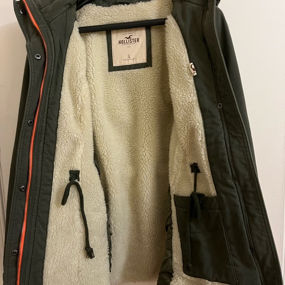 Hollister Winter Coat Siz (Teen and Young Adult) Large - Picture 5 of 7
